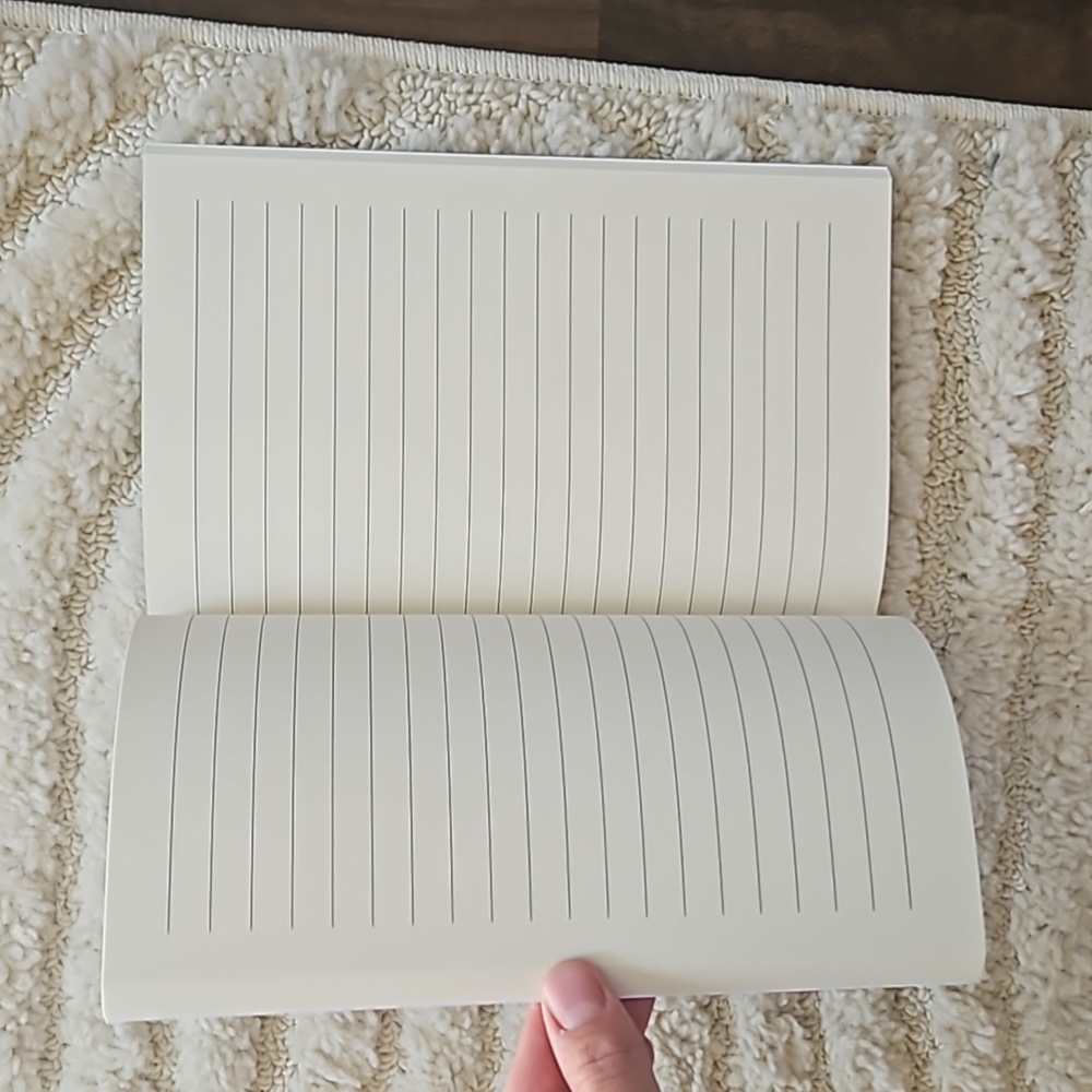notebook - Picture 2 of 2